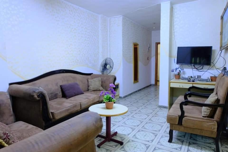 Al Seoudi Furnished Units Apartment Zarqa Bagian luar foto