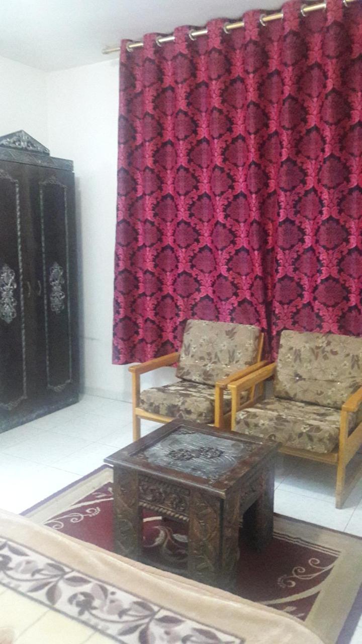 Al Seoudi Furnished Units Apartment Zarqa Bagian luar foto