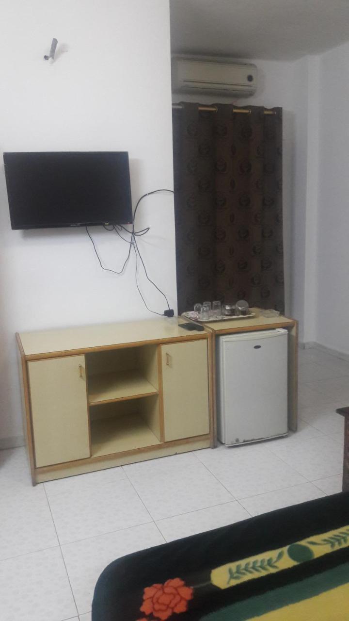 Al Seoudi Furnished Units Apartment Zarqa Bagian luar foto