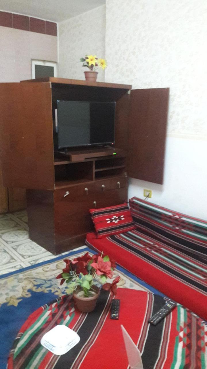 Al Seoudi Furnished Units Apartment Zarqa Bagian luar foto