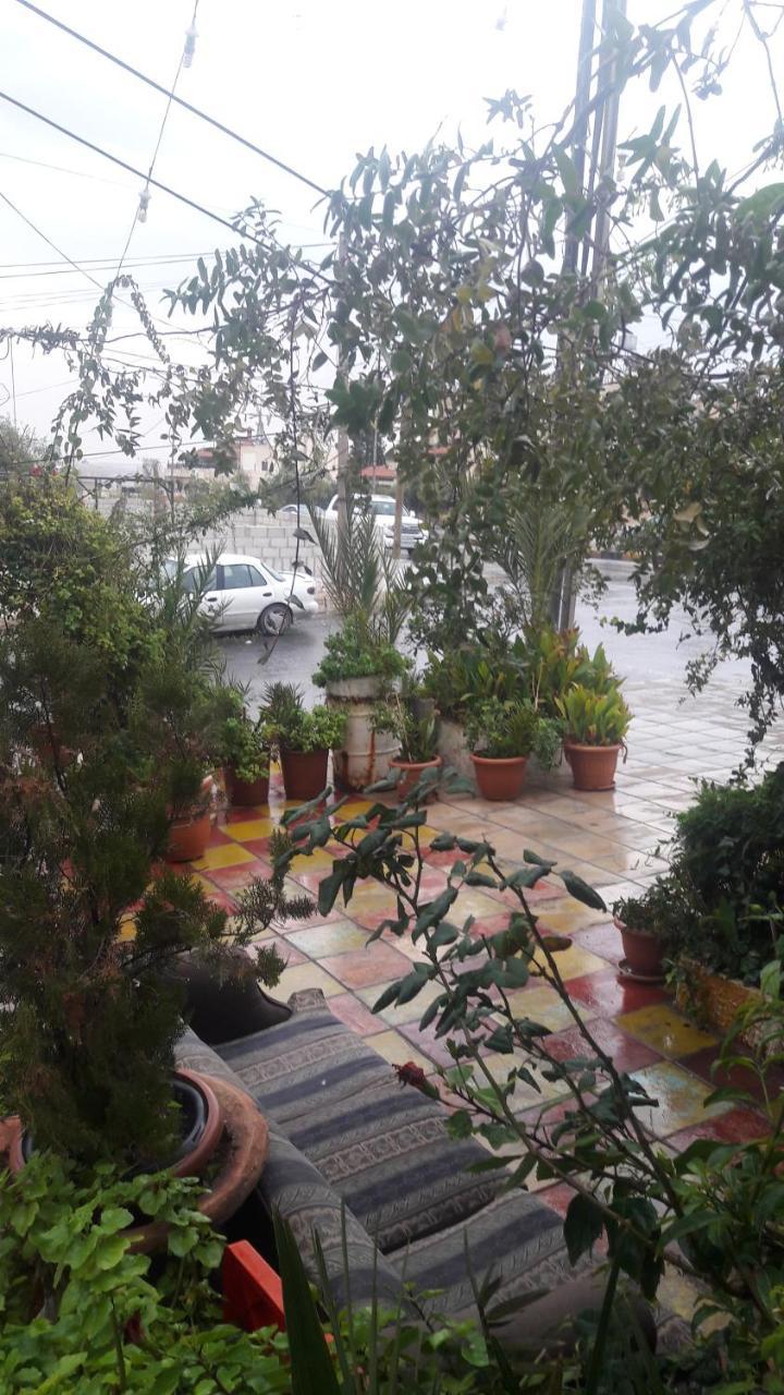 Al Seoudi Furnished Units Apartment Zarqa Bagian luar foto