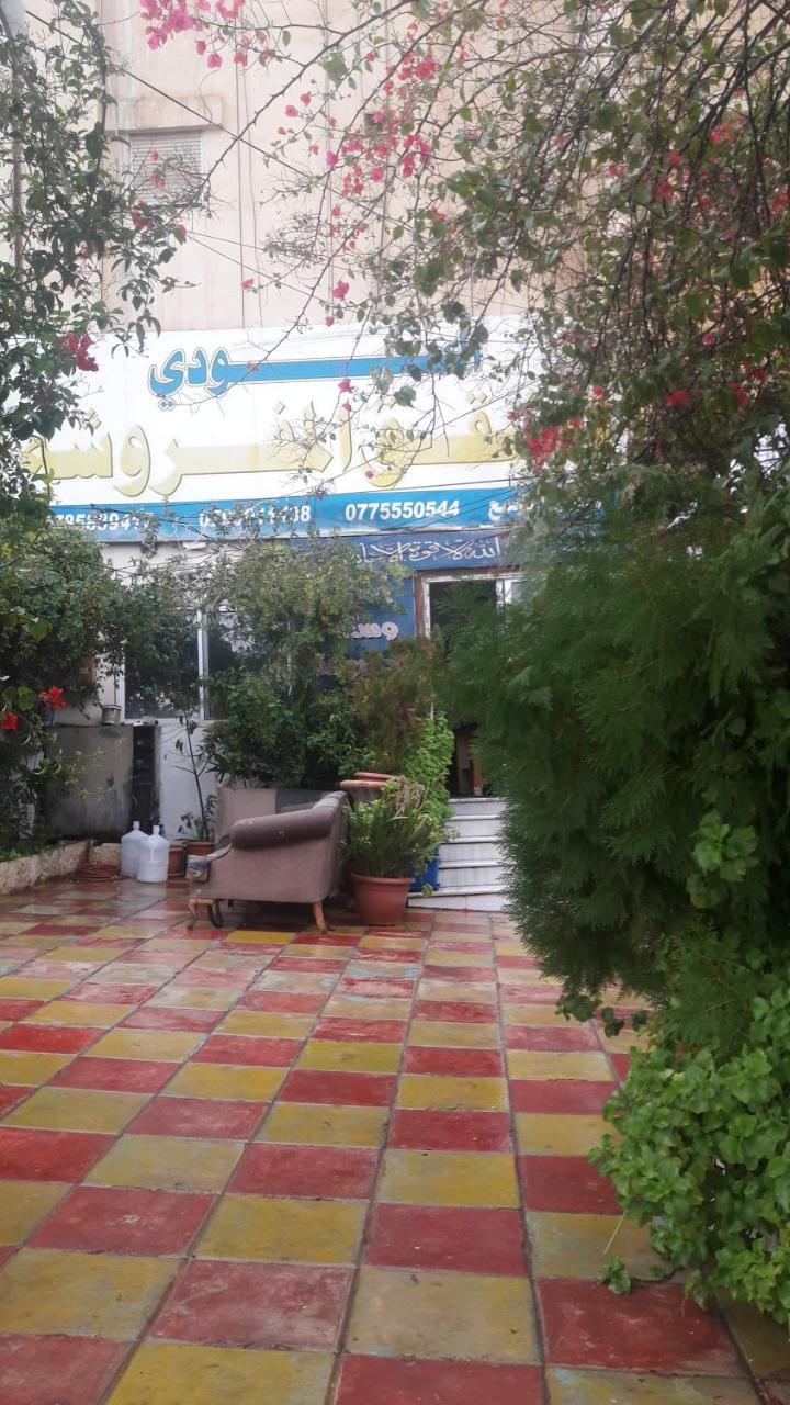 Al Seoudi Furnished Units Apartment Zarqa Bagian luar foto