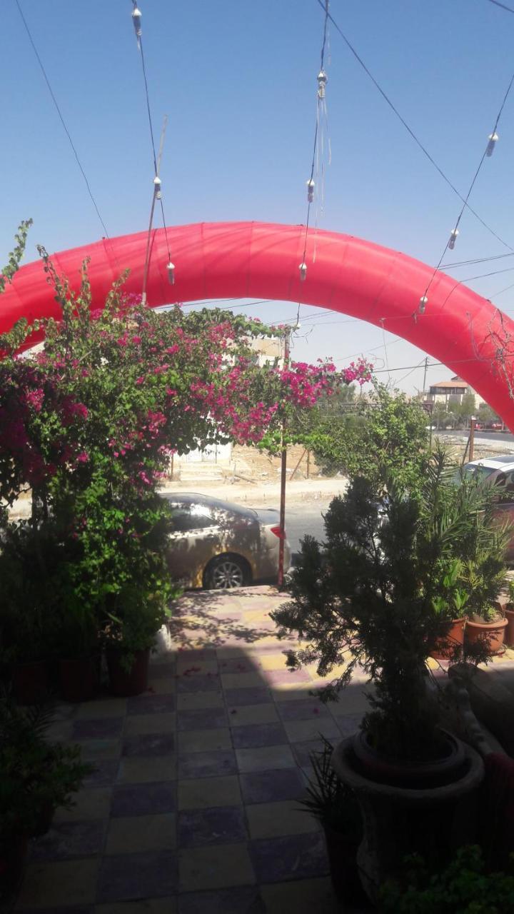 Al Seoudi Furnished Units Apartment Zarqa Bagian luar foto